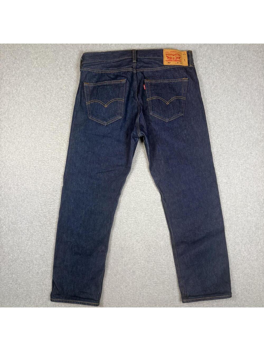 Levi's 501 Men's Size 35x30 Medium Wash Relaxed Fit Straight Leg Jeans - Picture 7 of 9